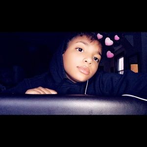 Meet your Posher, Sinaiya